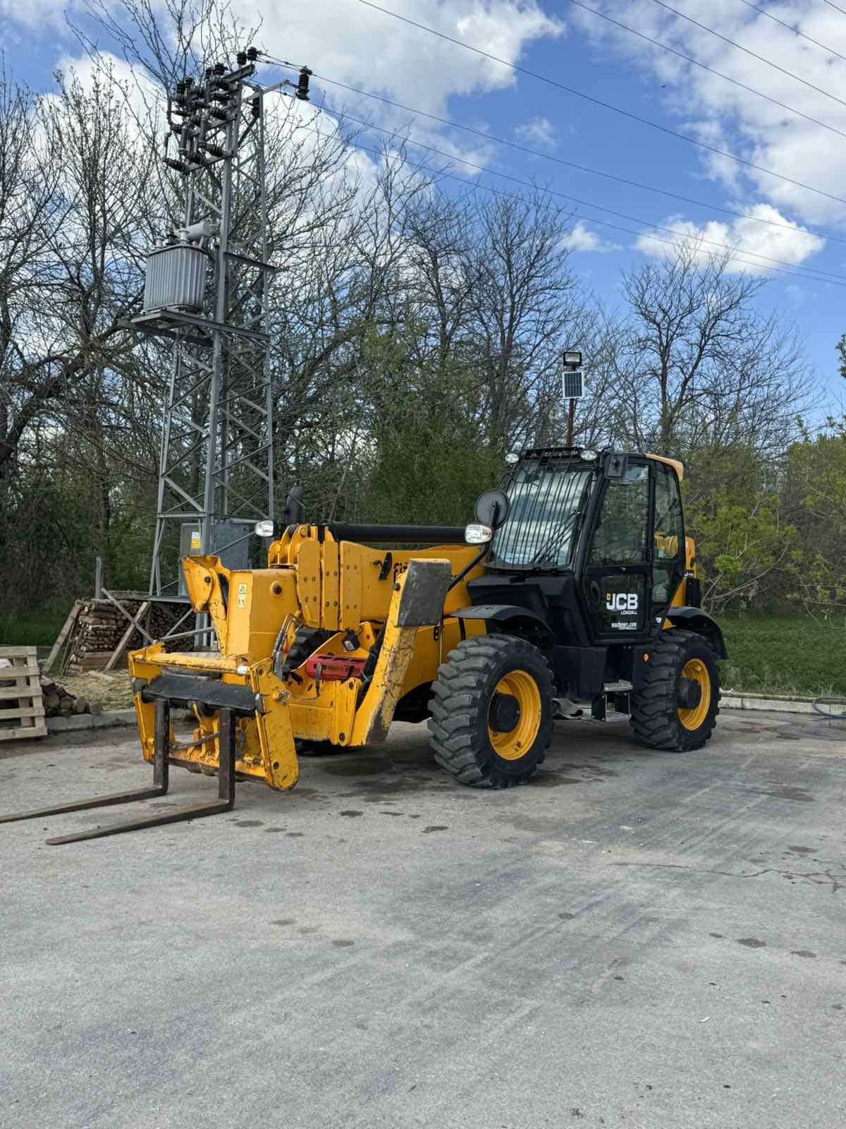 JCB Loadall телескопски виљушкар